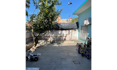 TINOGASTA 292 esquina Almeyra (Casa y departamento)