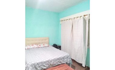 TINOGASTA 292 esquina Almeyra (Casa y departamento)