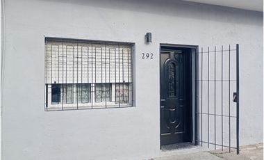 TINOGASTA 292 esquina Almeyra (Casa y departamento)