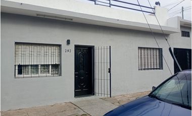 TINOGASTA 292 esquina Almeyra (Casa y departamento)