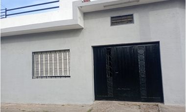 TINOGASTA 292 esquina Almeyra (Casa y departamento)