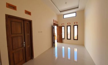 Rumah Baru Strategis Dekat Alun-Alun Nganjuk Jawa Timur