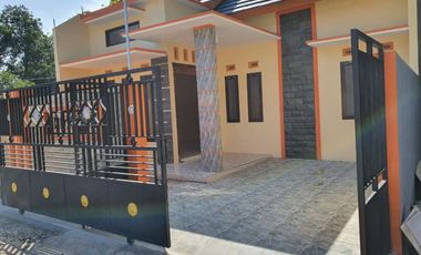 Rumah Baru Strategis Dekat Alun-Alun Nganjuk Jawa Timur