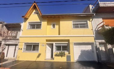 Importante Casa de 5 amb. a la venta en Ramos Mejía Sur