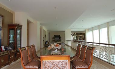 RUMAH MEGAH NUANSA VILLA at NORTRIDGE GOLF SENTUL CITY BOGOR