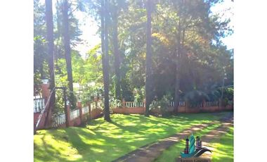 VENDO CABAÑA EN LOTE 1295 M2  CON QUEBRADA- BOQUETE