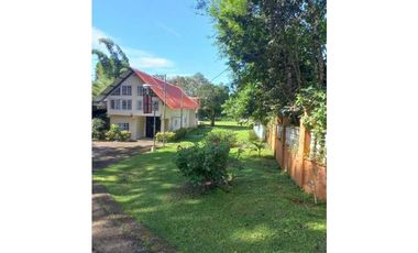 VENDO CABAÑA EN LOTE 1295 M2  CON QUEBRADA- BOQUETE