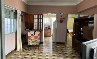 Casa con depÃ³sito en venta