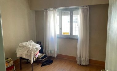 Casa con depÃ³sito en venta