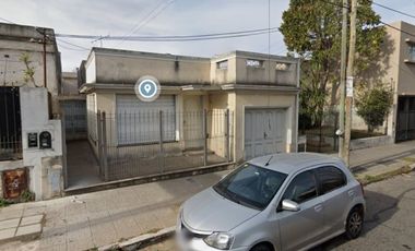 Casa con depÃ³sito en venta