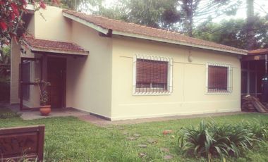 Casa en venta - 2 Dormitorios 1 Baño - Cocheras - 261Mts2 - Escobar