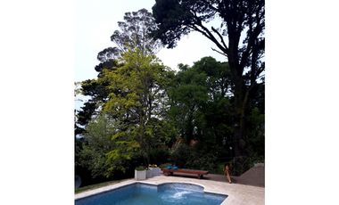 VENTA / CHALET 4 AMB. PISCINA, DOS LOTES/ MAR DEL PLATA