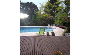 VENTA / CHALET 4 AMB. PISCINA, DOS LOTES/ MAR DEL PLATA