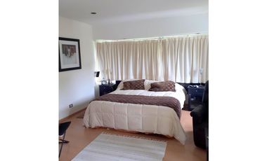 VENTA / CHALET 4 AMB. PISCINA, DOS LOTES/ MAR DEL PLATA