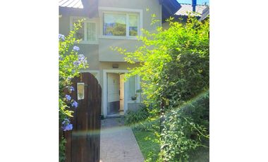 VENTA / CHALET 4 AMB. PISCINA, DOS LOTES/ MAR DEL PLATA