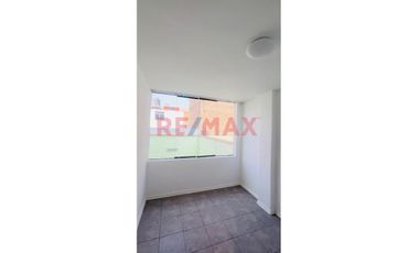 Alquilo Departamento 64 M2 De 2 Dormitorios En 2Do Piso Urb. Los Precursores - Surco!