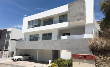 Casa en venta o renta en Puerta de María, Bosque Esmeralda