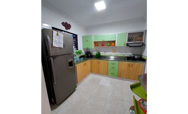 VENTA DE CASA EN LA MARGEN IZQUIERDA DE  MONTERA