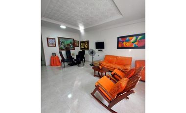 VENTA DE CASA EN LA MARGEN IZQUIERDA DE  MONTERA