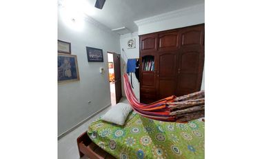 VENTA DE CASA EN LA MARGEN IZQUIERDA DE  MONTERA