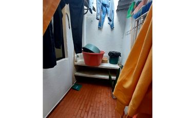 VENTA DE CASA EN LA MARGEN IZQUIERDA DE  MONTERA