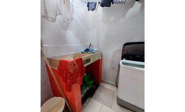 VENTA DE CASA EN LA MARGEN IZQUIERDA DE  MONTERA