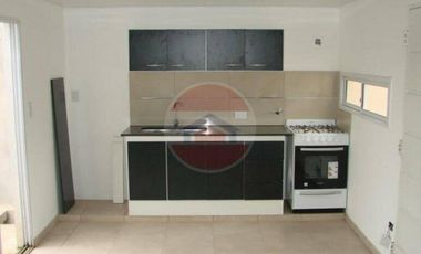 DEPARTAMENTO TIPO CASA EN VENTA EN LINCOLN