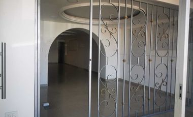 Local comercial planta baja, en renta frente al Triángulo, Las Ánimas