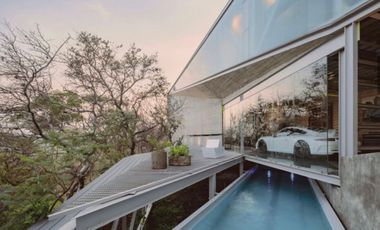 Casa Moderna de Lujo en Venta en Las cañadas country club de golf con Alberca