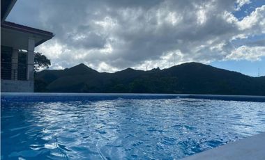 SE VENDE CASA EN EL VALLE DE ANTON, LOS LLANITOS