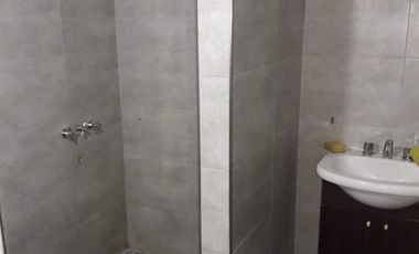 CASA DE 4 AMBIENTES CON PATIO Y TERRAZA, JOSE LEON SUAREZ