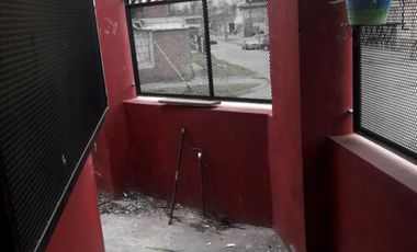 CASA DE 4 AMBIENTES CON PATIO Y TERRAZA, JOSE LEON SUAREZ