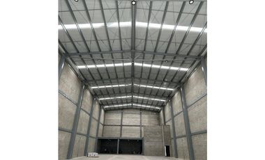 Se alquila hermosa bodega en Zona E