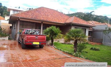 Casa de Venta - Machángara - 4 Dormitorios, 5 Garajes, a.verdes (C-124)