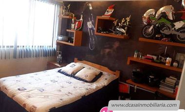 Casa de Venta - Machángara - 4 Dormitorios, 5 Garajes, a.verdes (C-124)