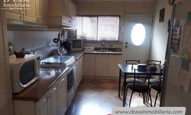 Casa de Venta - Machángara - 4 Dormitorios, 5 Garajes, a.verdes (C-124)