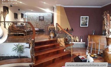 Casa de Venta - Machángara - 4 Dormitorios, 5 Garajes, a.verdes (C-124)