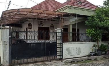 Dijual Rumah Strategis di Jl. Pepelegi Indah, Waru Sidoarjo