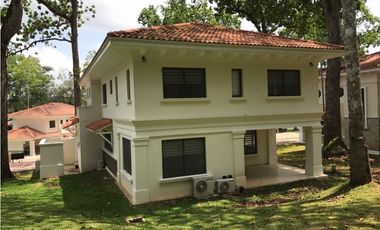 Venta de casa en Clayton - Los Senderos de camino de cruces
