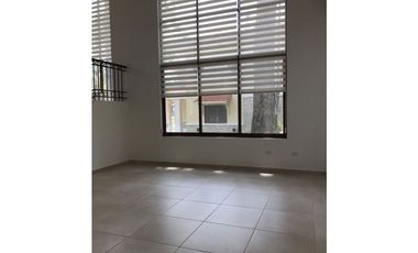 Venta de casa en Clayton - Los Senderos de camino de cruces