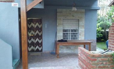 HERMOSO CHALET EN DOS PLANTAS EN COSTA DEL ESTE EXCELENTE UBICACION.