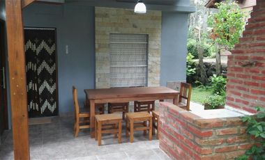 HERMOSO CHALET EN DOS PLANTAS EN COSTA DEL ESTE EXCELENTE UBICACION.