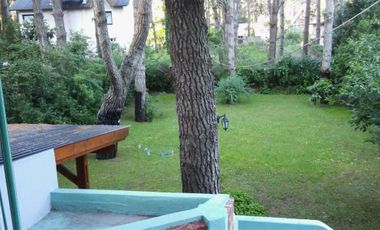 HERMOSO CHALET EN DOS PLANTAS EN COSTA DEL ESTE EXCELENTE UBICACION.