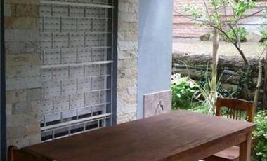 HERMOSO CHALET EN DOS PLANTAS EN COSTA DEL ESTE EXCELENTE UBICACION.