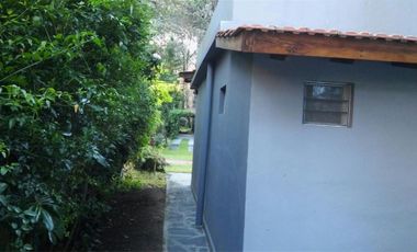 HERMOSO CHALET EN DOS PLANTAS EN COSTA DEL ESTE EXCELENTE UBICACION.