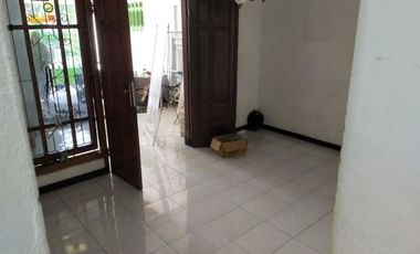 Rumah disewakan di RW 11, Kertajaya, Gubeng, Surabaya, Jawa Timur