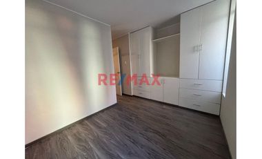 Alquiler De Departamento En Primer Nivel - Villa El Prado