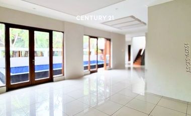 Disewakan Rumah Posisi Hook Ada Kolam Renang Di Bintaro Sektor 9