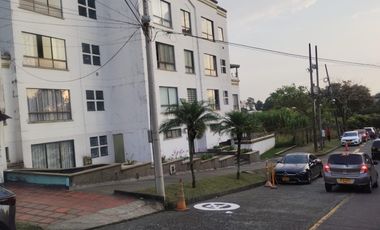 apartamento en venta en av. 30 de agosto. Cod V125702