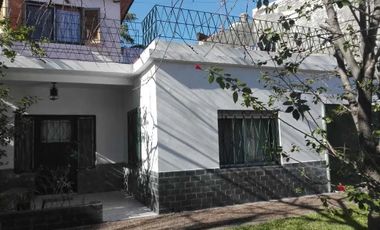 Casa en venta - 4 dormitorios 1 baño - 96mts2 - Don Bosco, Quilmes